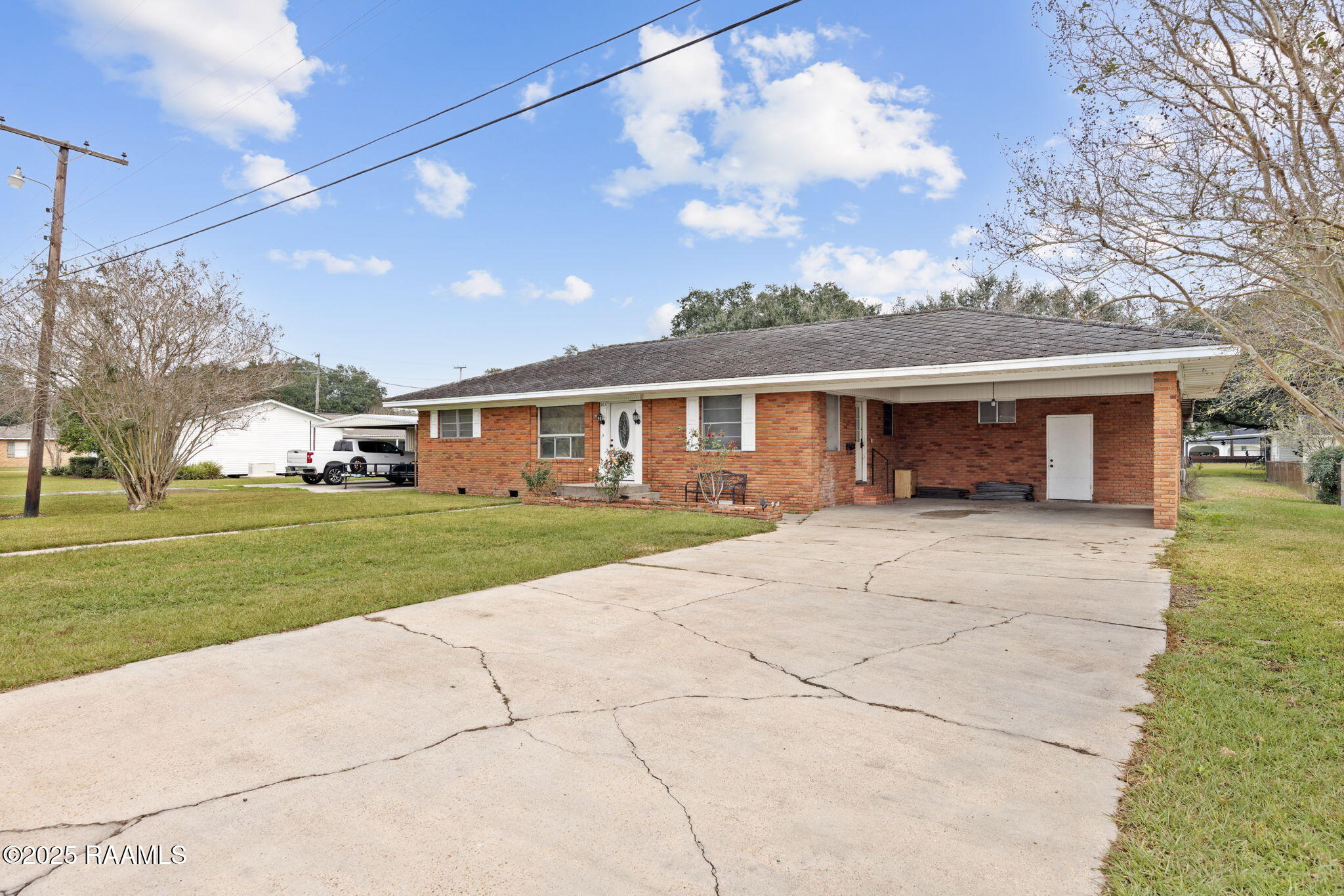 307 North Eleazar Avenue Kaplan, LA 70548 - Photo 3 of 21 3-web-or-mls-307 N Eleazar Ave-3