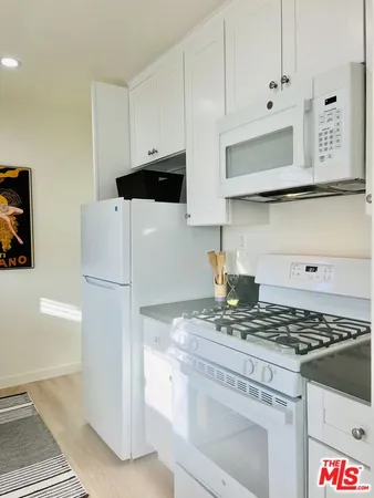 $2,575 | 1843 North Normandie Avenue, Unit 3, Los Angeles, CA 90027