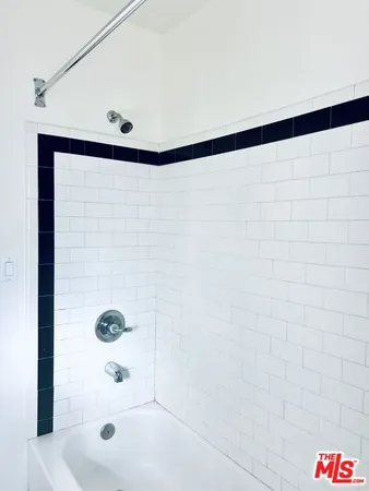 $2,575 | 1843 North Normandie Avenue, Unit 3, Los Angeles, CA 90027