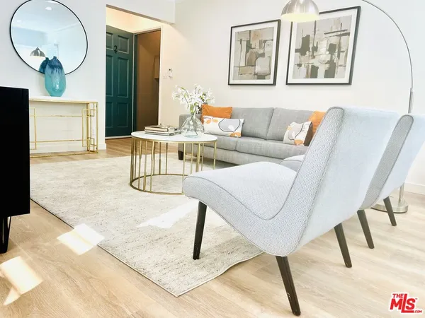 $2,575 | 1843 North Normandie Avenue, Unit 3, Los Angeles, CA 90027