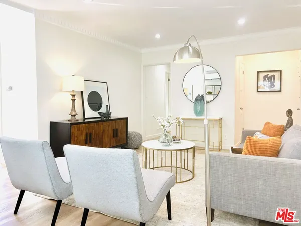 $2,575 | 1843 North Normandie Avenue, Unit 3, Los Angeles, CA 90027