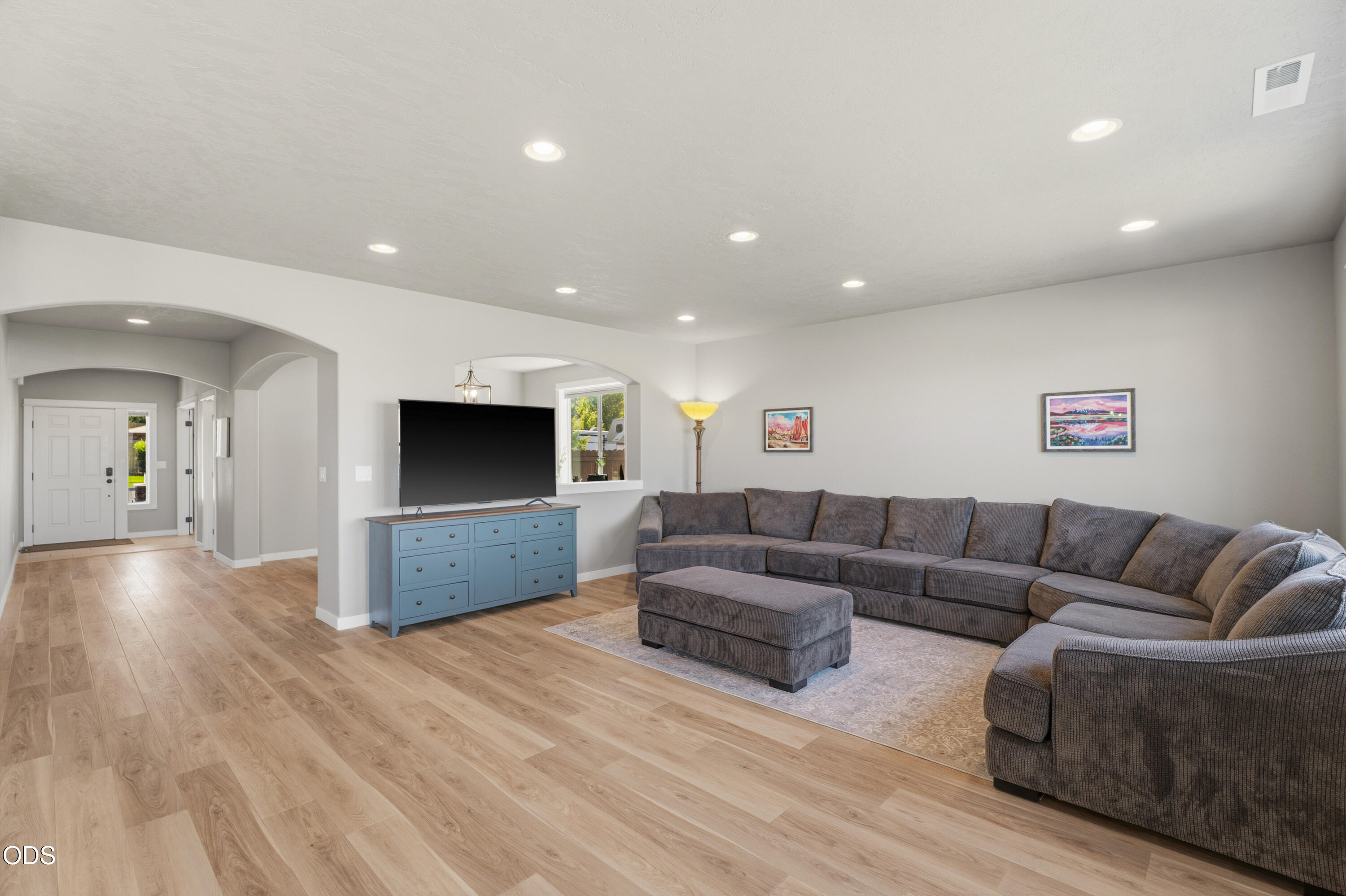 2859 Southwest 47th Street Redmond, OR 97756 - Photo 13 of 63