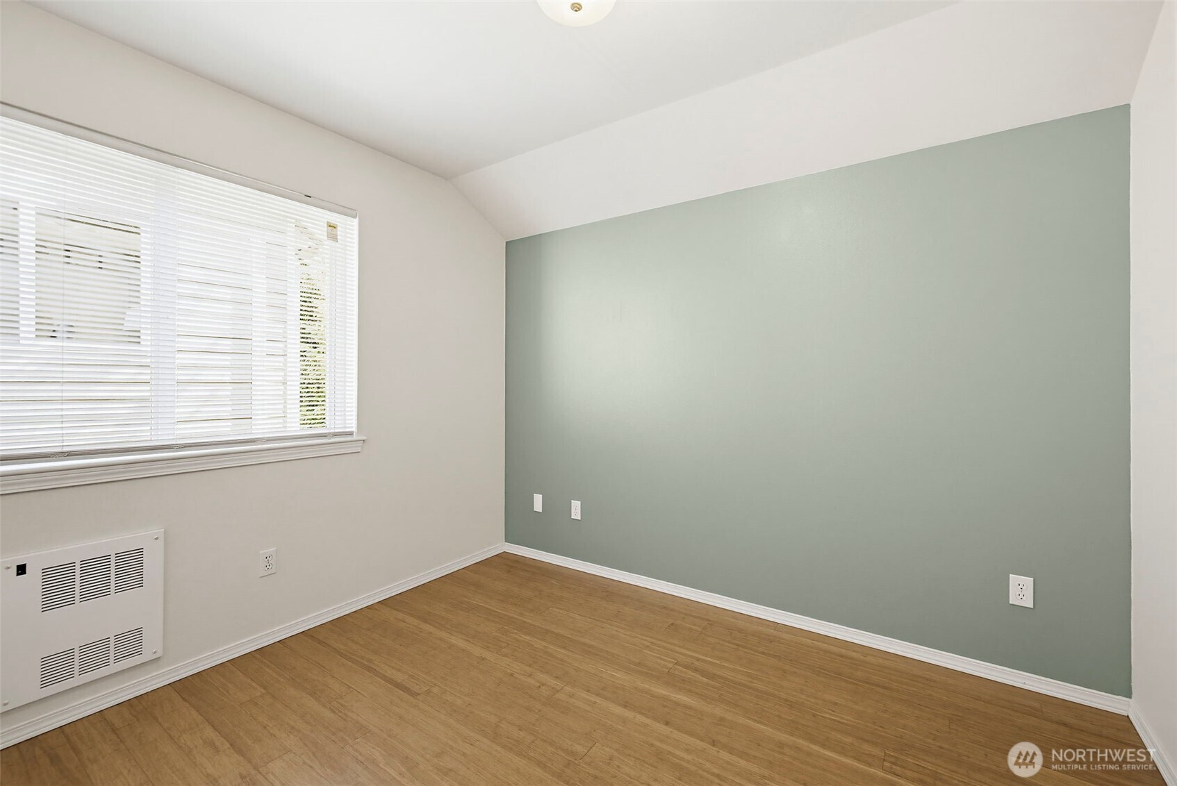 1141 North 93rd Street, Unit B Seattle, WA 98103 - Photo 22 of 30