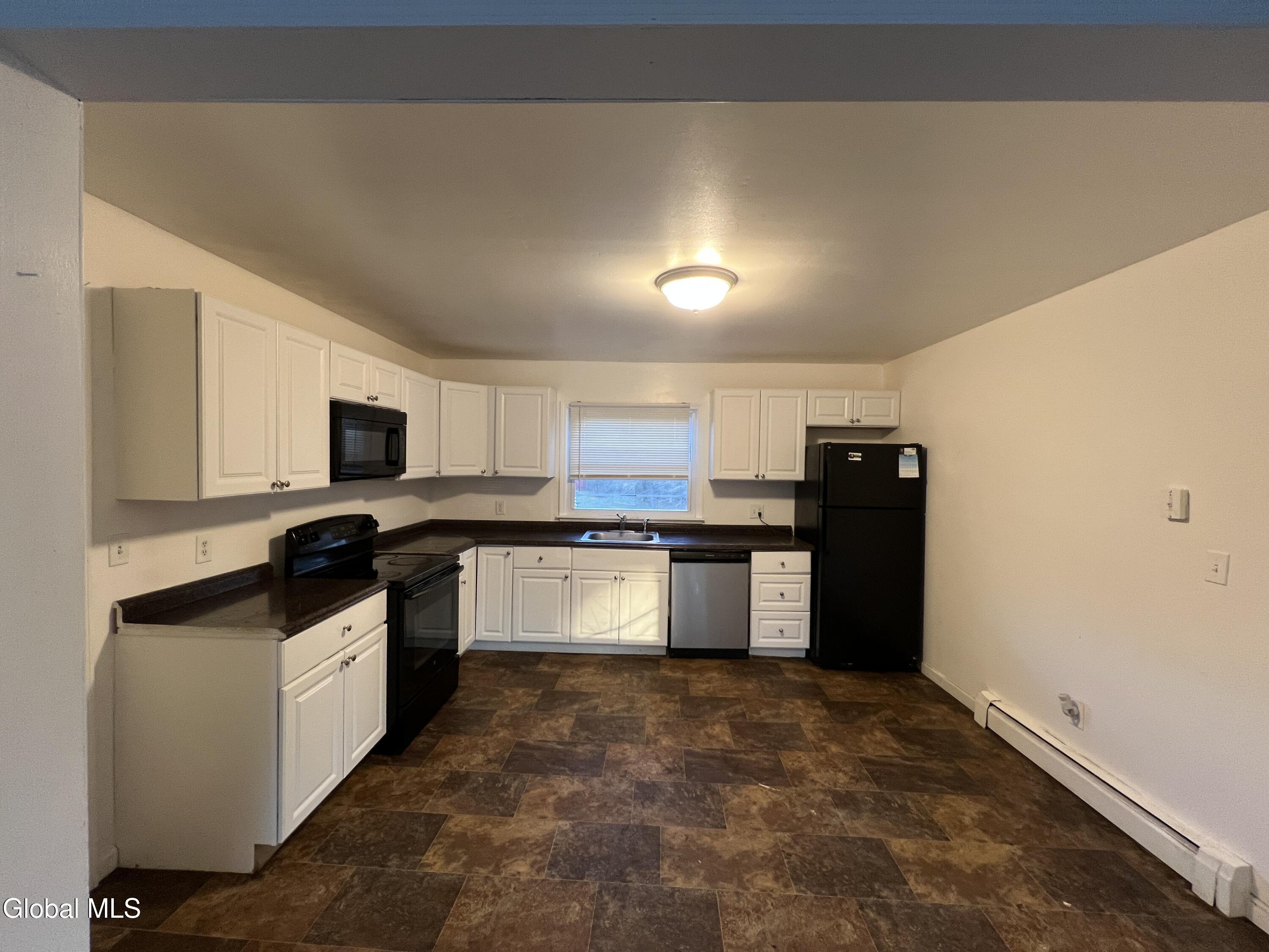 11-21 Ashdown Road, Unit 15D Clifton Park, NY 12019 - Photo 4 of 15 Kitchen