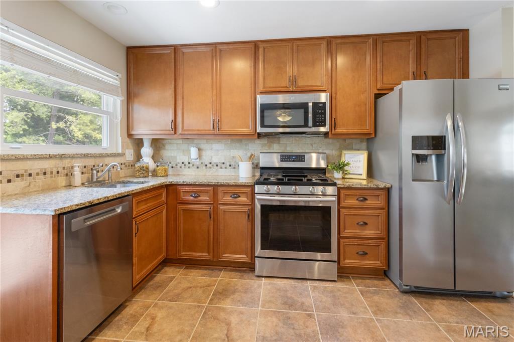 407 Palermo Drive Ballwin, MO 63021 - Photo 7 of 23