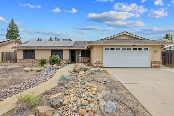 $419,000 | 3142 West Sunnyside Court, Visalia, CA 93277