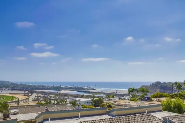 $4,995 | 823 Sea Turf Circle, Solana Beach, CA 92075