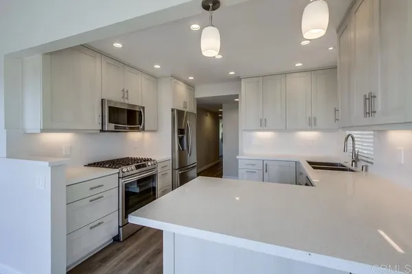 $4,995 | 823 Sea Turf Circle, Solana Beach, CA 92075