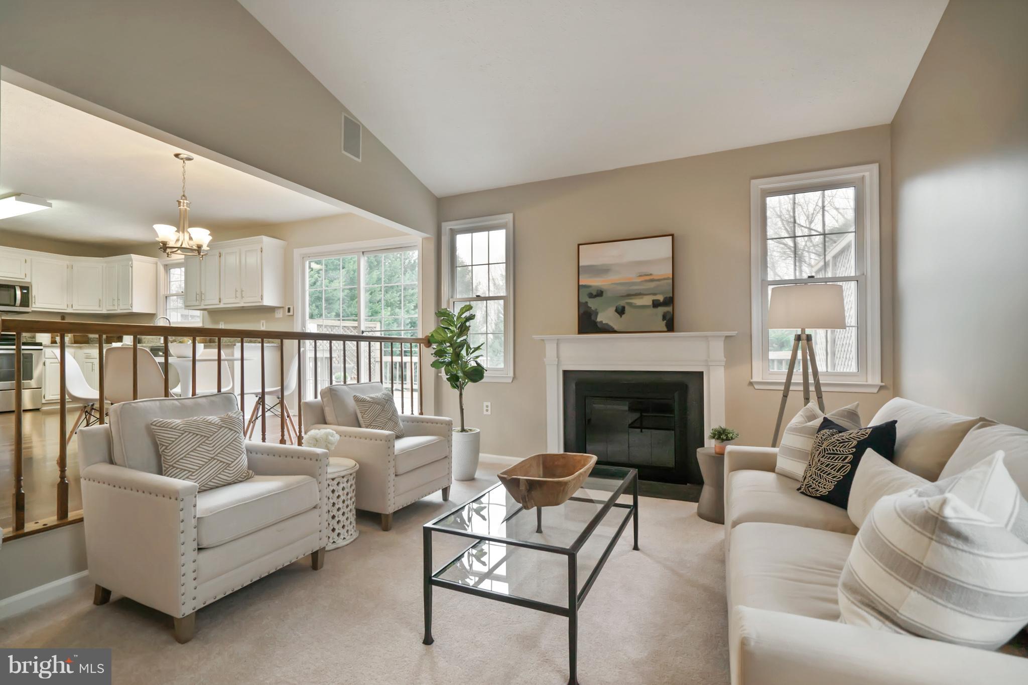 9366 Hidden Spring Drive Manassas, VA 20112 - Photo 12 of 27 Living Room