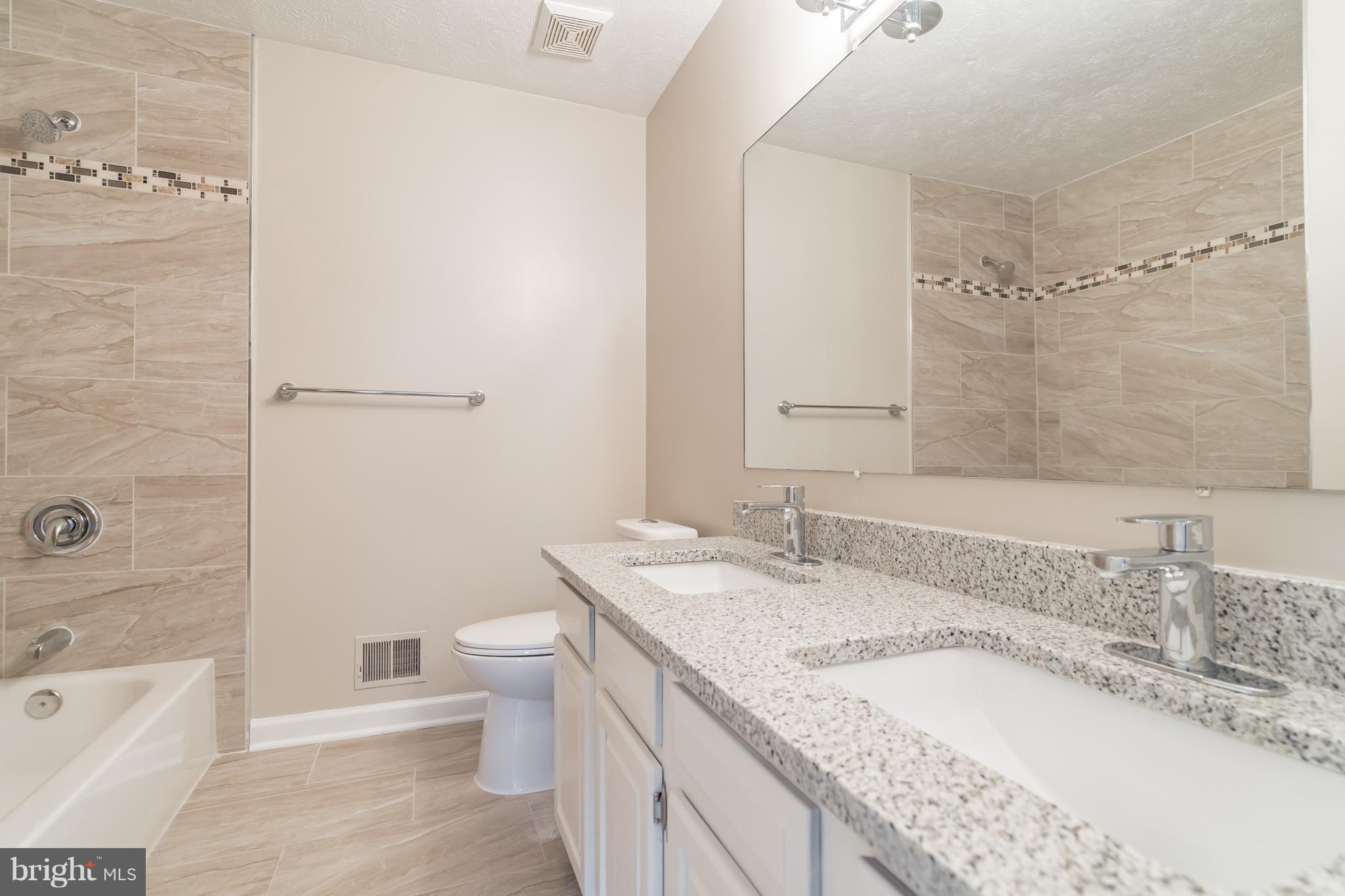 9366 Hidden Spring Drive Manassas, VA 20112 - Photo 16 of 27 Bath (Master)
