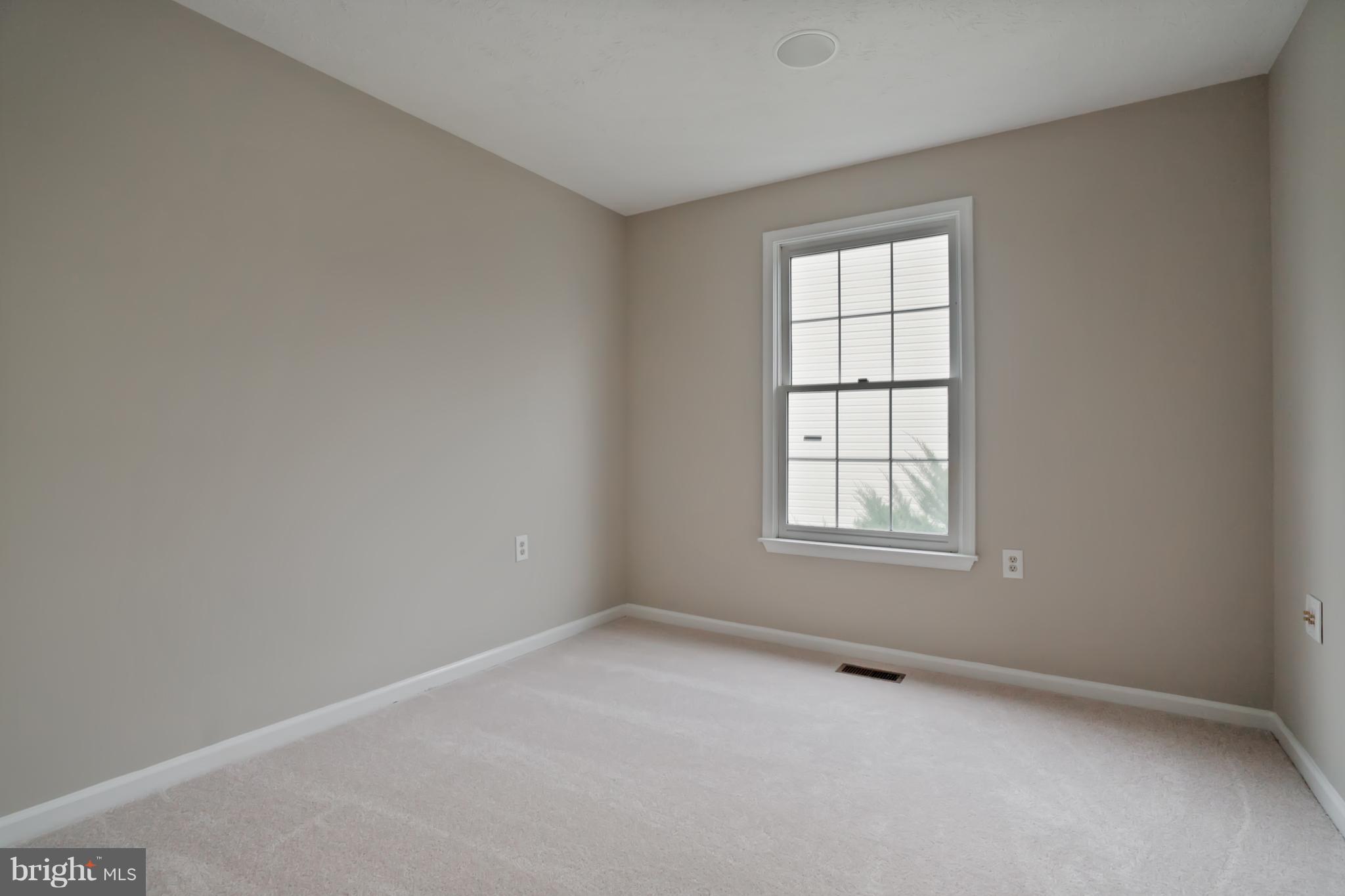 9366 Hidden Spring Drive Manassas, VA 20112 - Photo 18 of 27 Bedroom