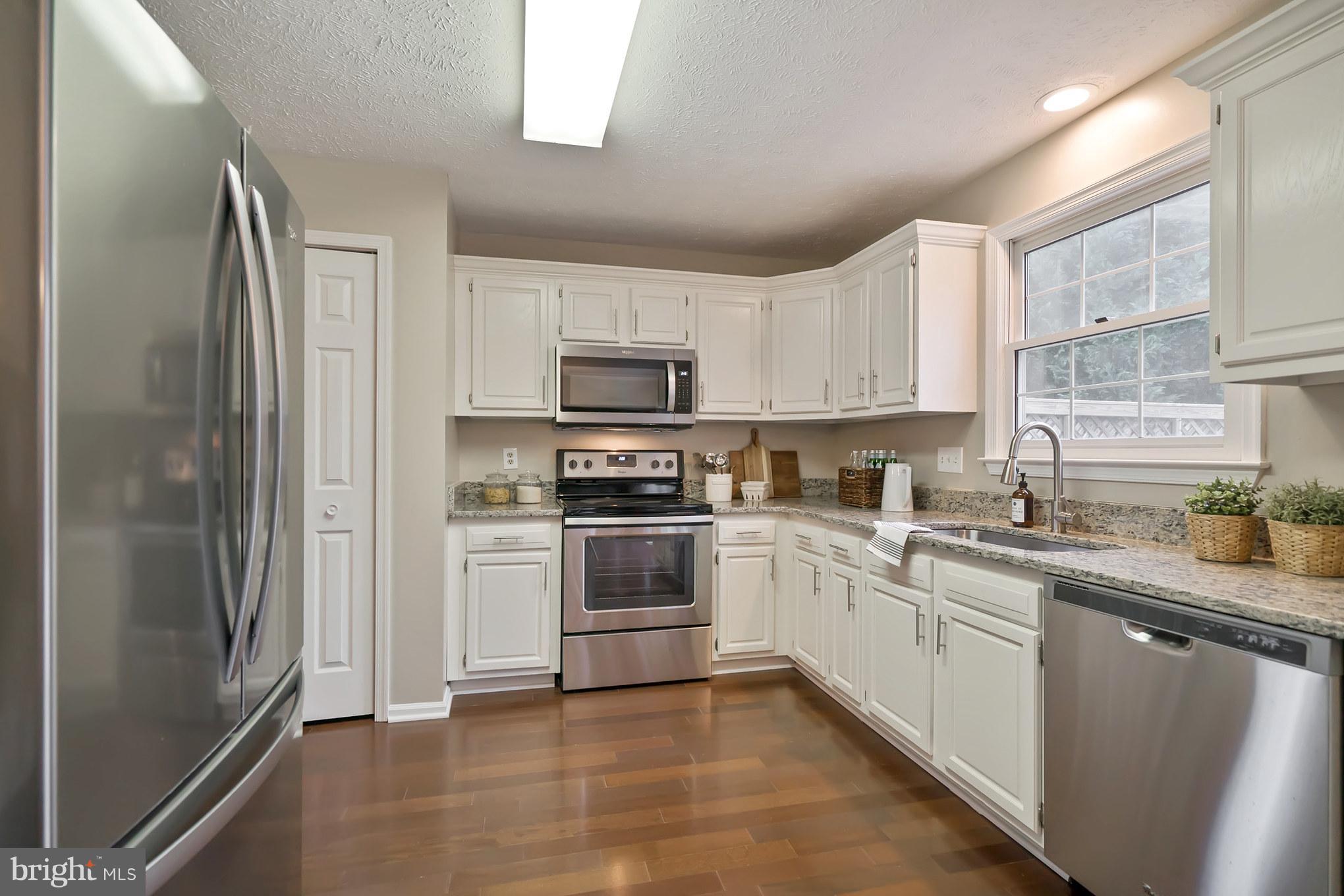 9366 Hidden Spring Drive Manassas, VA 20112 - Photo 7 of 27 Kitchen