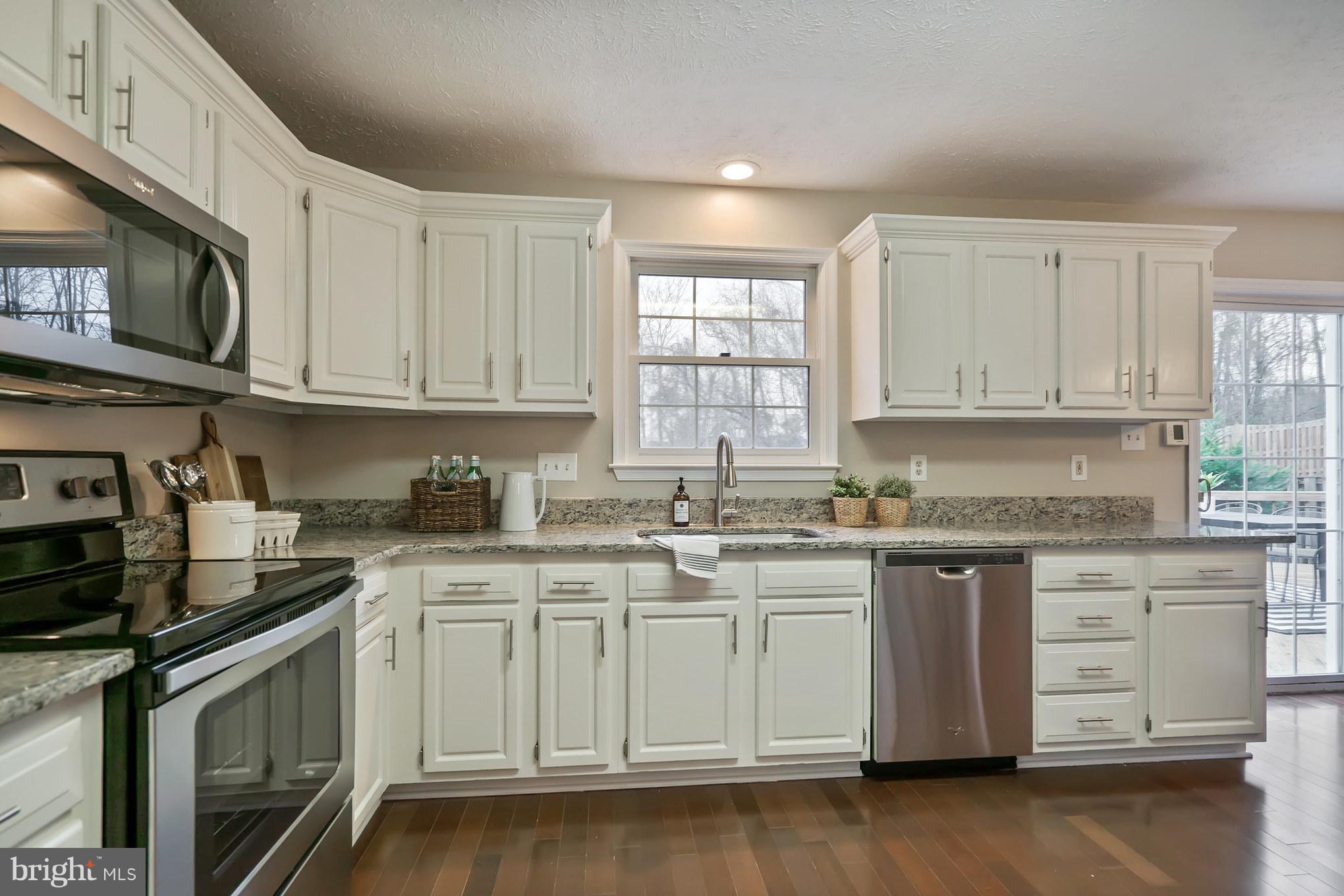 9366 Hidden Spring Drive Manassas, VA 20112 - Photo 8 of 27 Kitchen