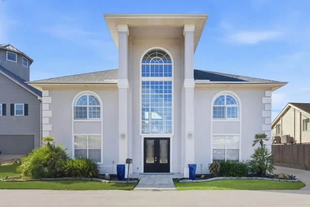 $4,800 | 71 Harbor Lane, Kemah, TX 77565