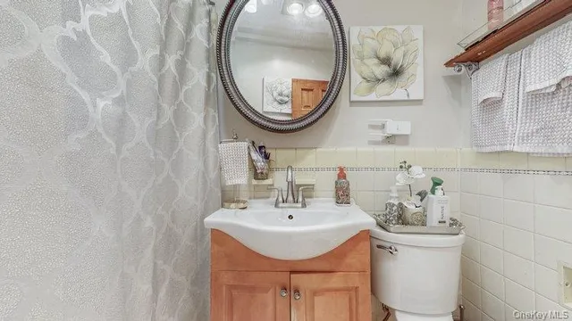 $1,149,000 | 46-03 195th Street | Auburndale