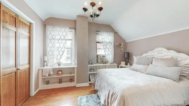 $1,149,000 | 46-03 195th Street | Auburndale