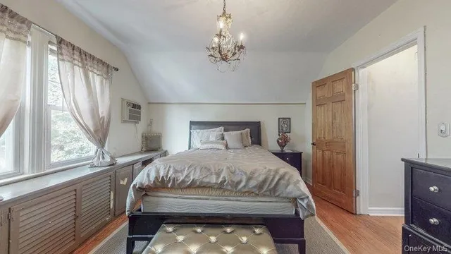 $1,149,000 | 46-03 195th Street | Auburndale