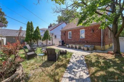 $1,149,000 | 46-03 195th Street | Auburndale