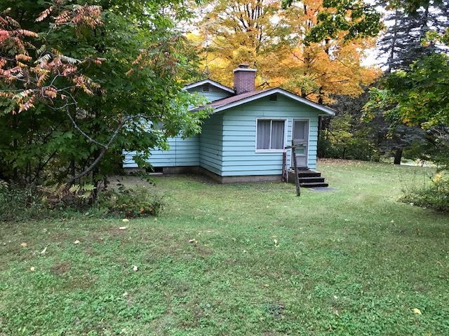 1501 North Setterbo Road Suttons Bay, MI 49682 - Photo 35 of 45 1854514-34.JPG