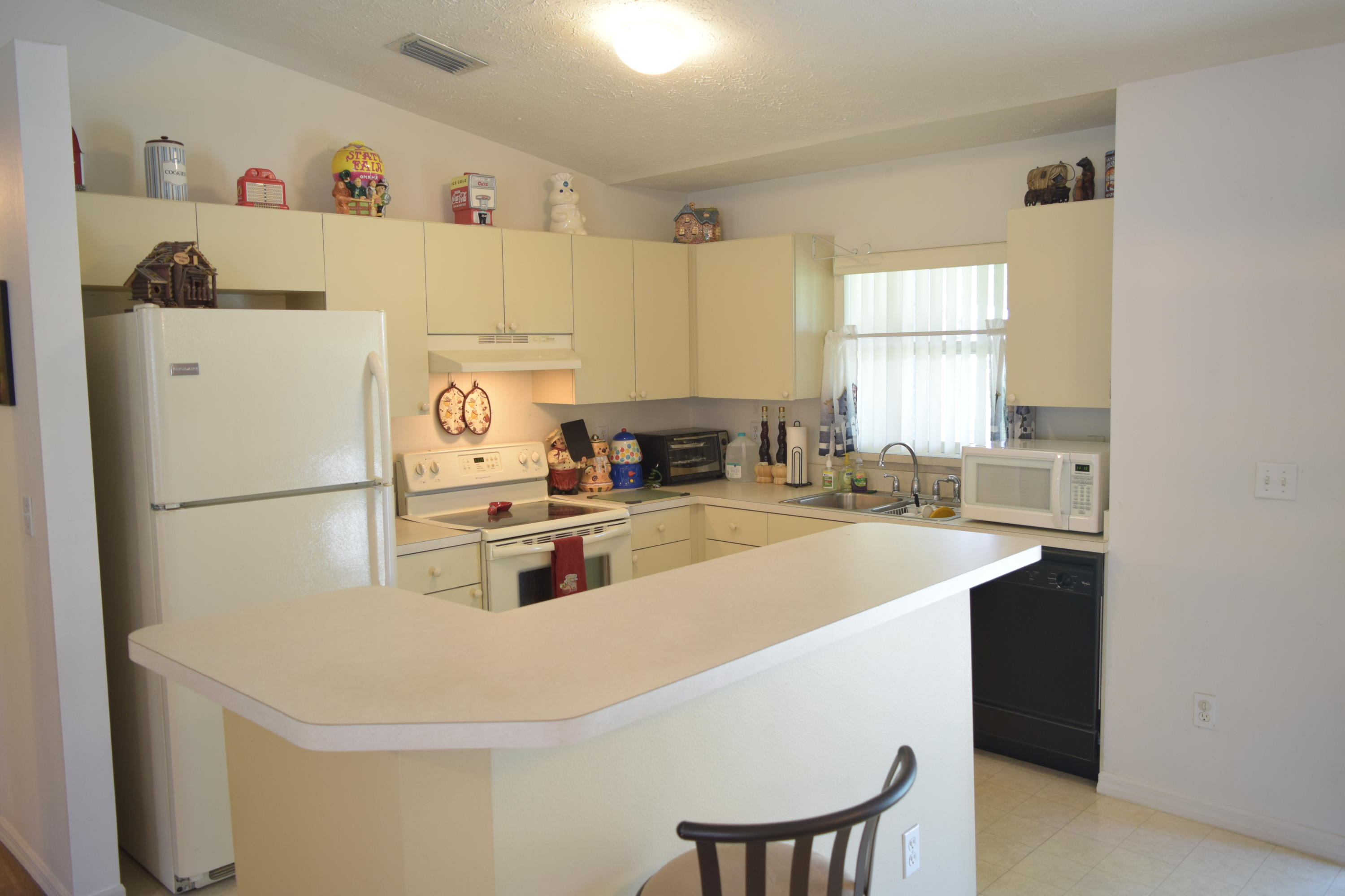 1711 Southwest Fortune Road Port St. Lucie, FL 34953 - Photo 4 of 25 DSC_0177