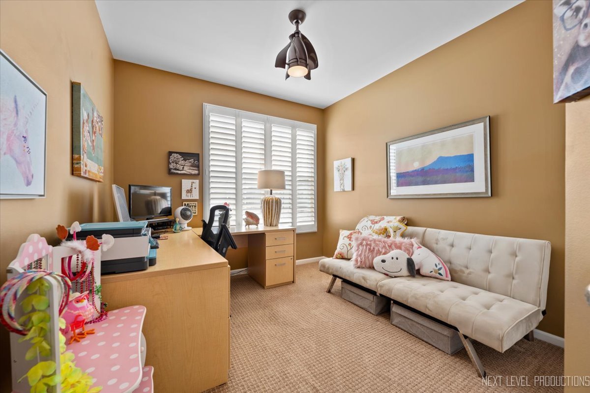 331 Bennett Drive Carol Stream, IL 60188 - Photo 10 of 22 a living room with furniture and a window