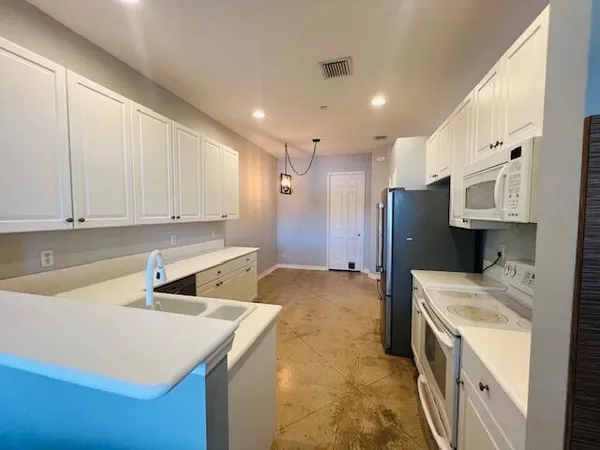 $3,300 | 30 Beechdale Lane, Boynton Beach, FL 33426