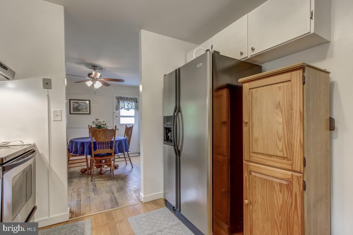 7924 Frye Road Alexandria, VA 22309 - Photo 13 of 29 Kitchen and Dining Room