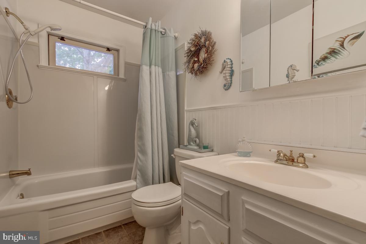 7924 Frye Road Alexandria, VA 22309 - Photo 18 of 29 Bathroom on main level