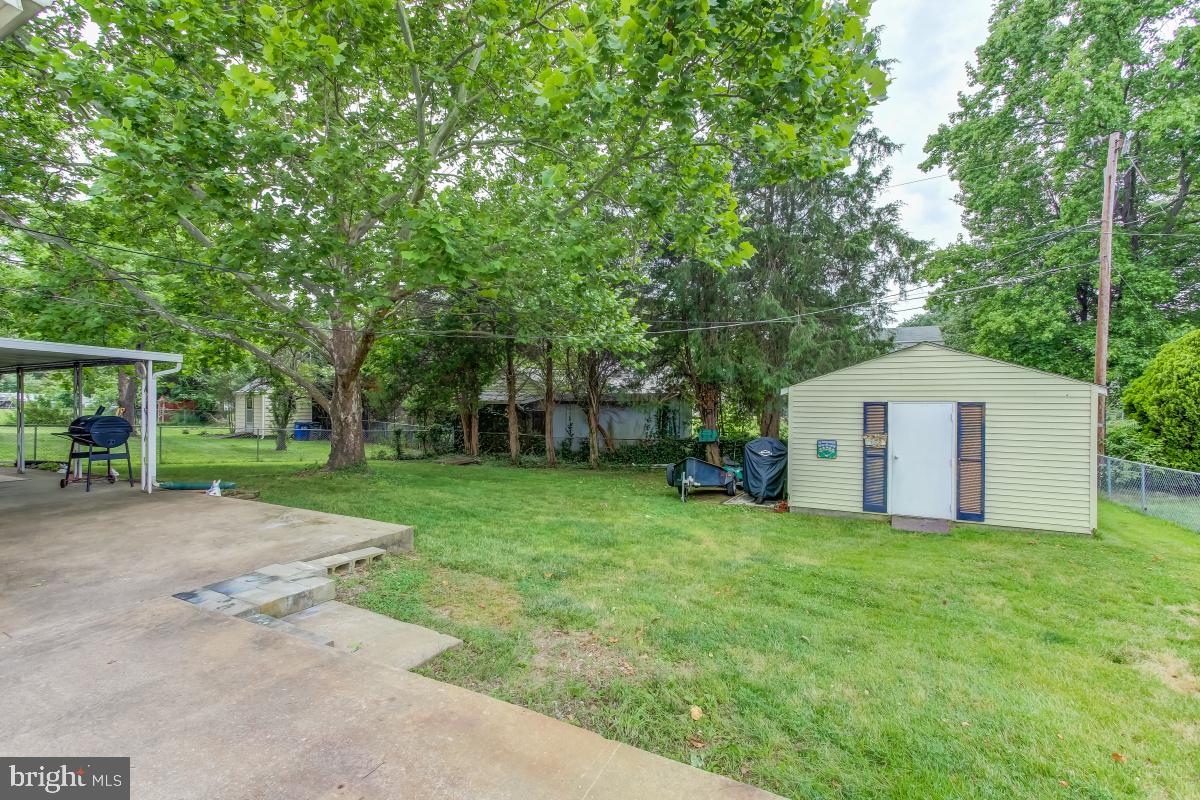 7924 Frye Road Alexandria, VA 22309 - Photo 25 of 29 Spacious back rear yard!