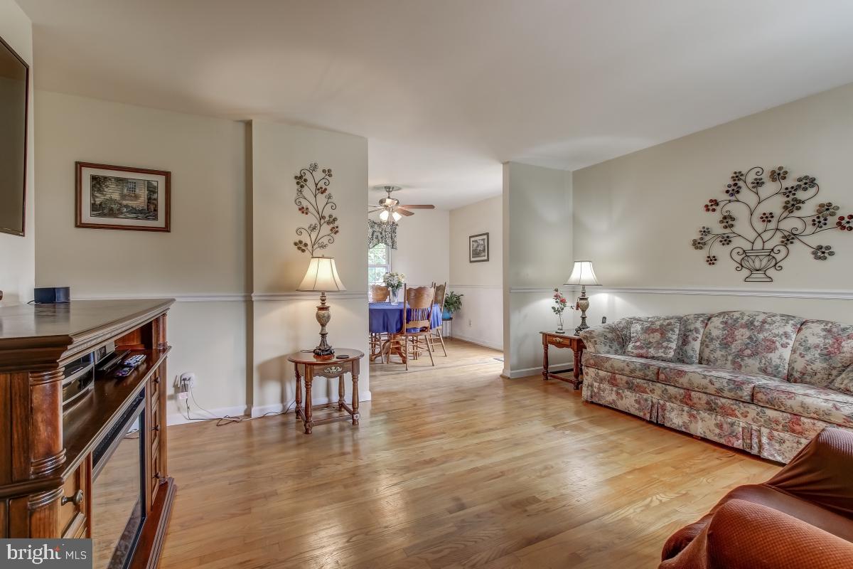 7924 Frye Road Alexandria, VA 22309 - Photo 4 of 29 Hardwood Floors on Main Level