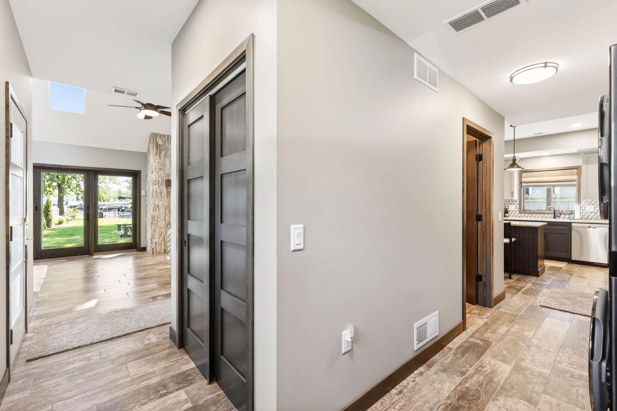 2830 Tomahawk Court Middleton, WI 53562 - Photo 17 of 53