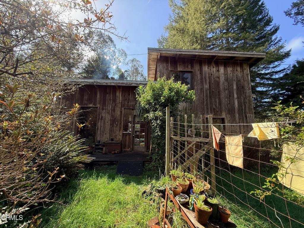 3480 Albion Ridge G Road South Albion, CA 95410 - Photo 21 of 32 a view of a back yard of the house