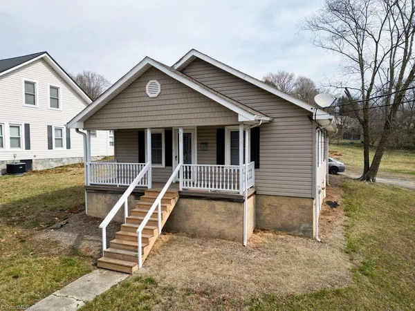 $179,000 | 711 SOUTH St Mount, Mount Airy, NC 27030