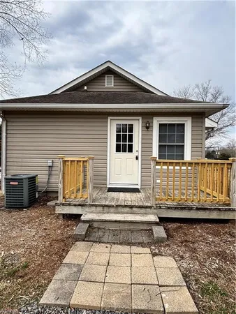 $179,000 | 711 SOUTH St Mount, Mount Airy, NC 27030