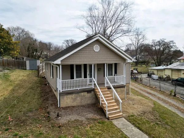 $179,000 | 711 SOUTH St Mount, Mount Airy, NC 27030