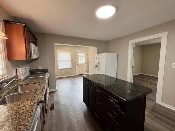 $179,000 | 711 SOUTH St Mount, Mount Airy, NC 27030