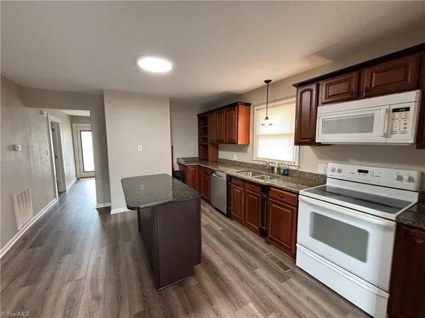 $179,000 | 711 SOUTH St Mount, Mount Airy, NC 27030