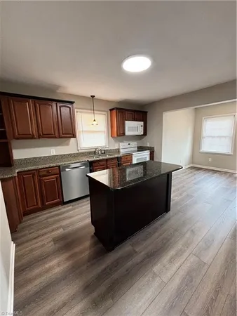 $179,000 | 711 SOUTH St Mount, Mount Airy, NC 27030