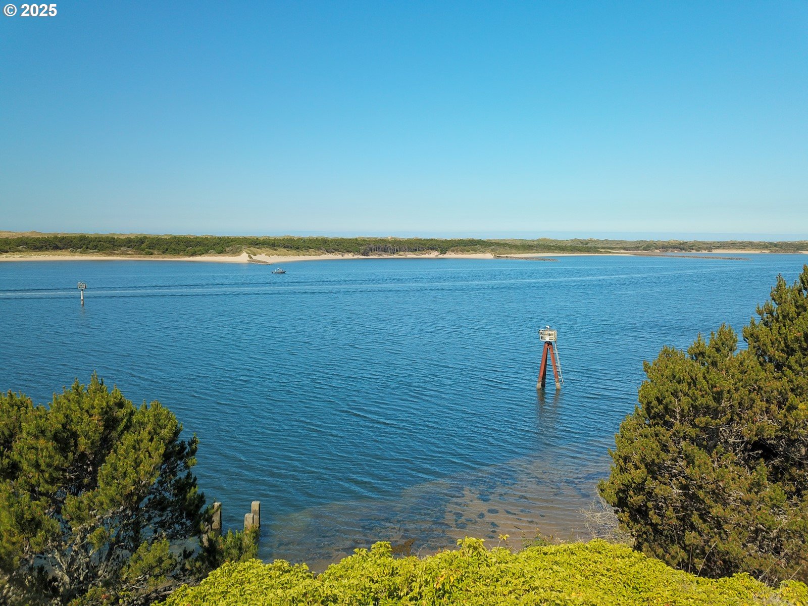 2 Eden Lane Florence, OR 97439 - Photo 45 of 48 a view of an ocean from a balcony