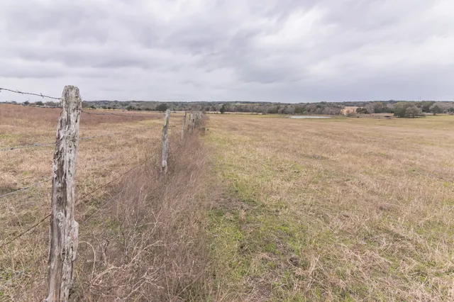 $587,535 | 1747 East Old Hallettsville Road, Flatonia, TX 78941