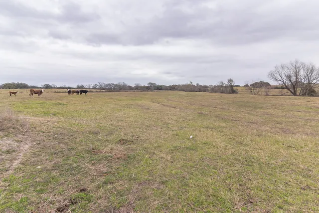 $587,535 | 1747 East Old Hallettsville Road, Flatonia, TX 78941