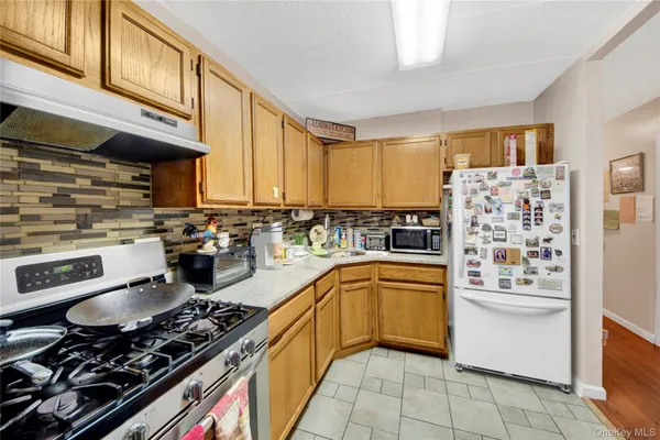 $899,000 | 721 Thieriot Avenue | Soundview