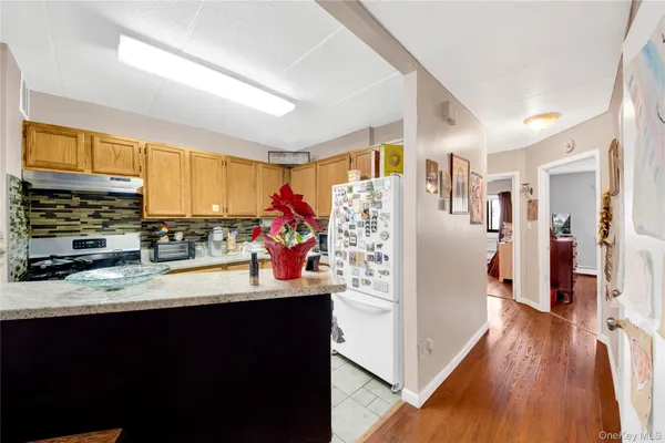 $899,000 | 721 Thieriot Avenue | Soundview