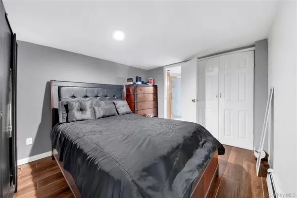 $899,000 | 721 Thieriot Avenue | Soundview