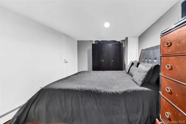 $899,000 | 721 Thieriot Avenue | Soundview