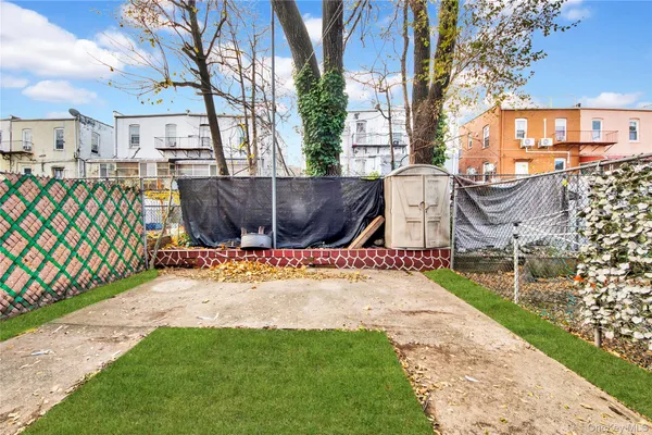 $899,000 | 721 Thieriot Avenue | Soundview