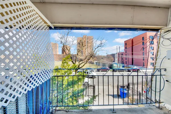 $899,000 | 721 Thieriot Avenue | Soundview