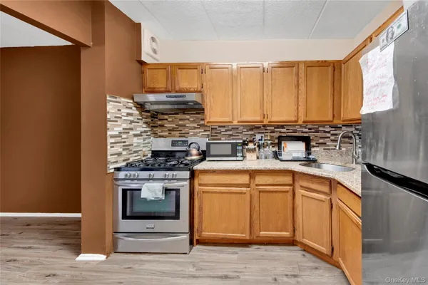 $899,000 | 721 Thieriot Avenue | Soundview