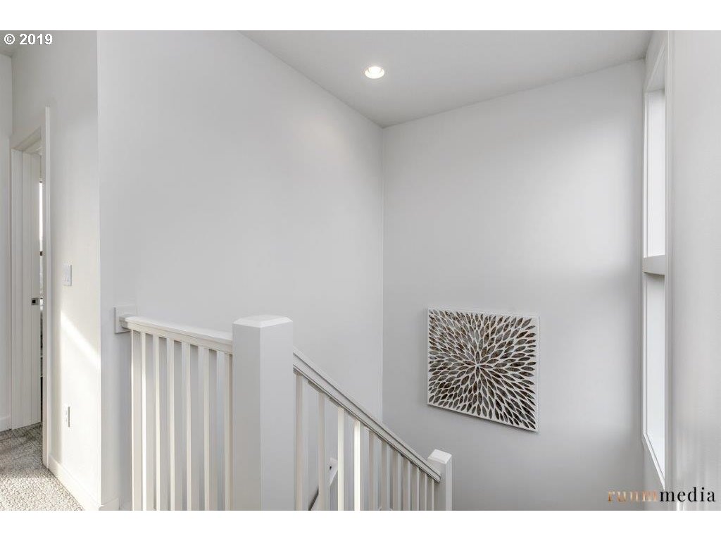 5207 Northeast 25th Avenue Portland, OR 97211 - Photo 12 of 31