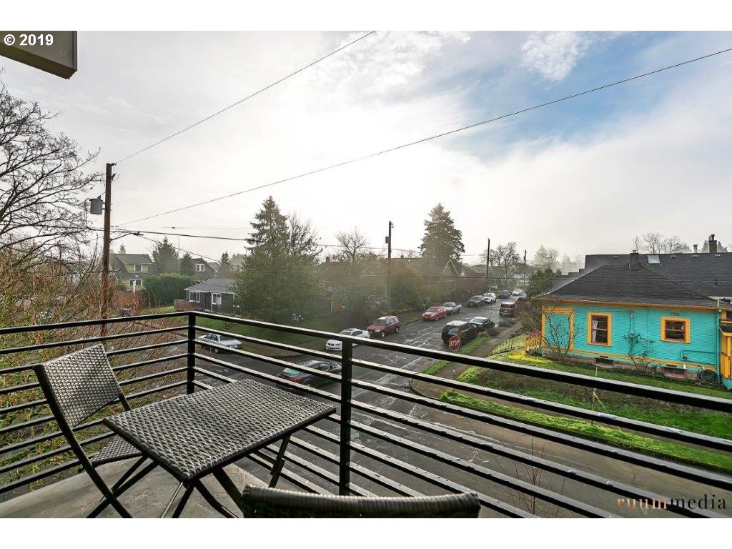 5207 Northeast 25th Avenue Portland, OR 97211 - Photo 13 of 31